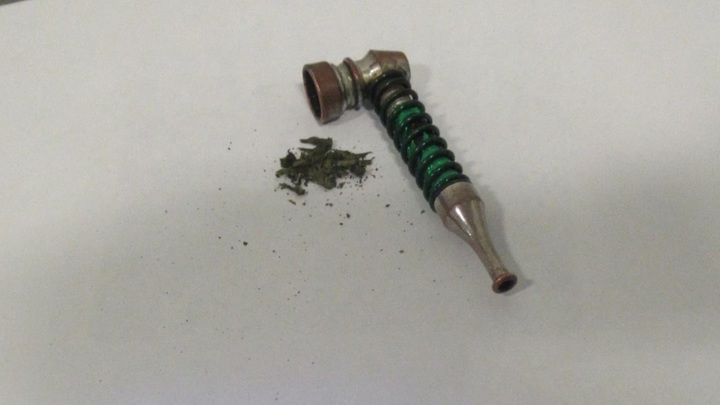 Иностранец прилетел в Пулково с грязной трубкой и загремел в СИЗО