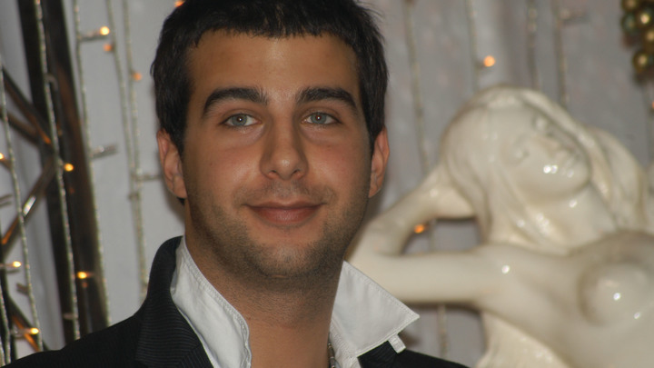 Дым, выстрелы, крики...: Иван Ургант сравнил службу в армии со стриптизом