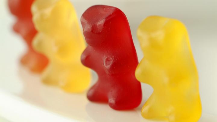 От тошноты до удушья: В США всплеск отравлений конфетами с сюрпризом среди детей