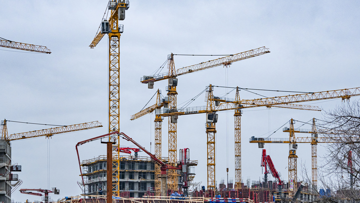 Глава федеральной территории Сириус опроверг данные о падении крана на стройке