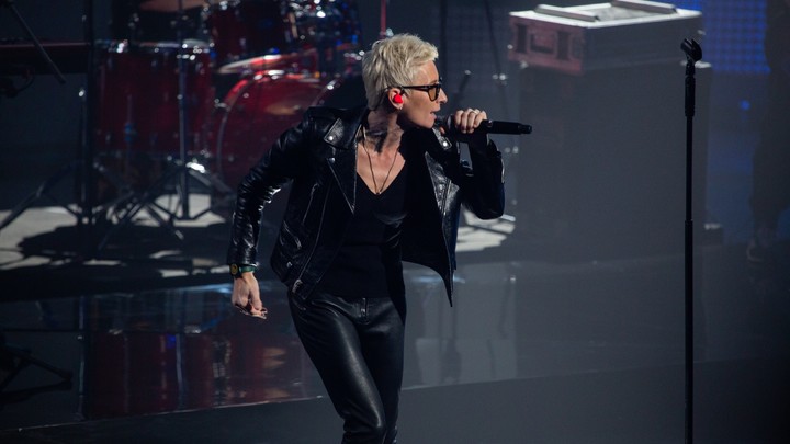 У предательницы России нашлись высокие покровители: Её концерт спас звонок из Москвы