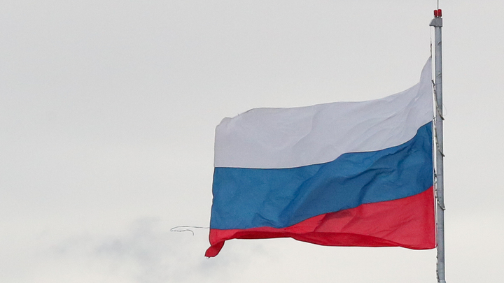 В Пермские школы закупят флаги и гербы России на 38 млн рублей