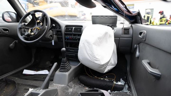 Подушка безопасности сделала русского туриста инвалидом: Что ответила японская компания-производитель?