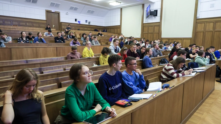 ГД приоритетно рассмотрит проект о поступлении в вузы пасынков участников СВО