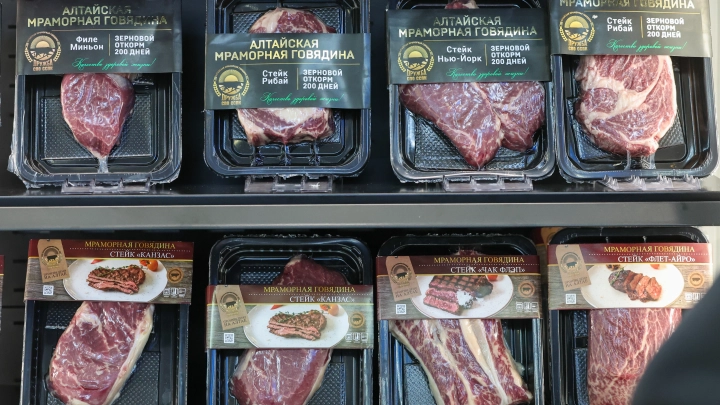 Доктор Мясников объяснил, почему не стоит мыть мясо перед готовкой