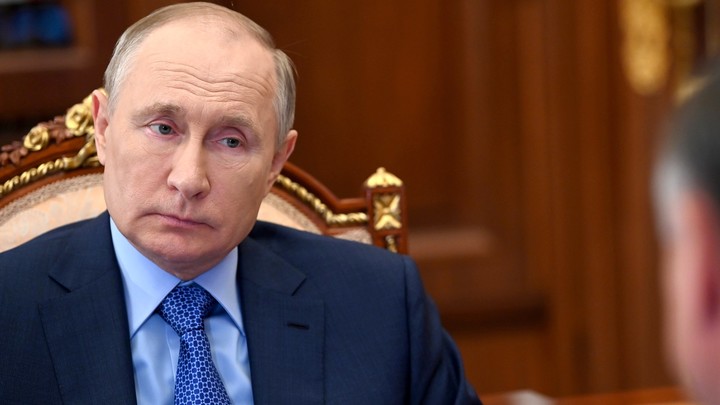 Владимир Путин вызвался добровольцем для испытаний назальной вакцины от коронавируса