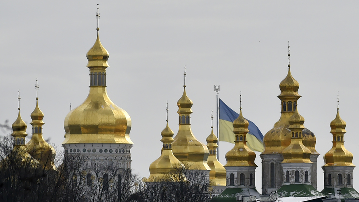 В Киево-Печерской Лавре почернели кресты: Объяснение нашлось, вопросы остались