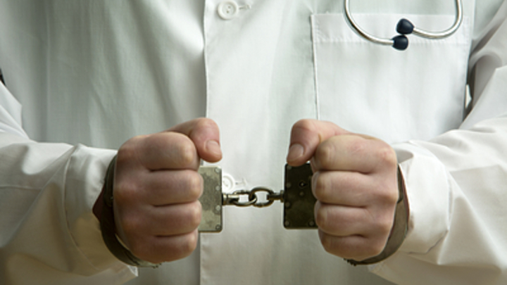 Выложил информацию: в Беларуси блогер разместил данные прокурора в свободный доступ