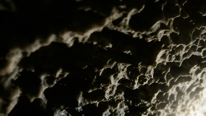 Семь часов темноты: Спасатели вытащили девушку, упавшую с 6-метровой высоты в пещере