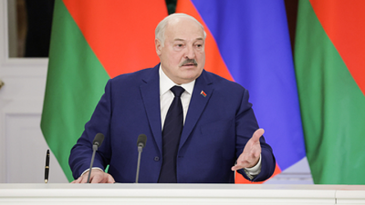 Лукашенко попросил Трампа включить Минск в сделку по Украине