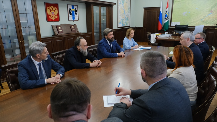Замглавы ВРНС Константин Малофеев встретился в Новосибирске с губернатором Андреем Травниковым