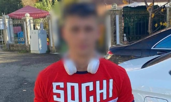 В Сочи суд арестовал приезжего за демонстрацию экстремистских татуировок