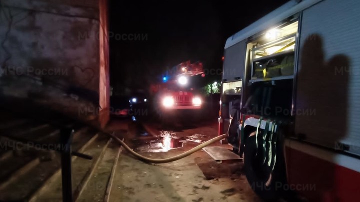 В Александрове на пожаре в девятиэтажке сотрудники МЧС спасли трёх человек