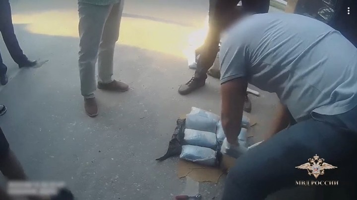 В Гороховецком районе на трассе М-7 задержали мигрантов с 8 килограммами героина