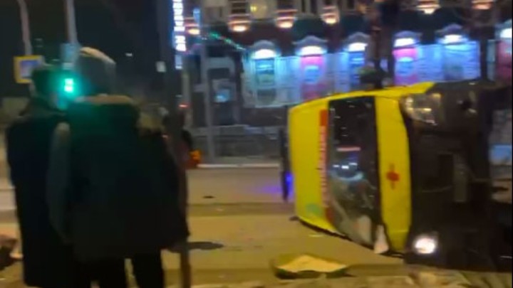 Один человек погиб и трое пострадали в ДТП с легковушкой и скорой в Чите