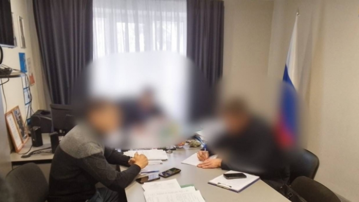 В Новосибирской области силовики задержали замглавы района во время совещания