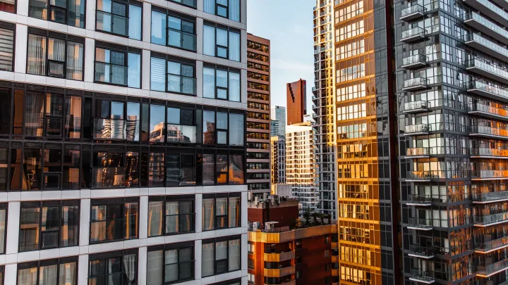 Золотые метры 2025 года: в Москве продали квартиру за 1,5 миллиарда рублей