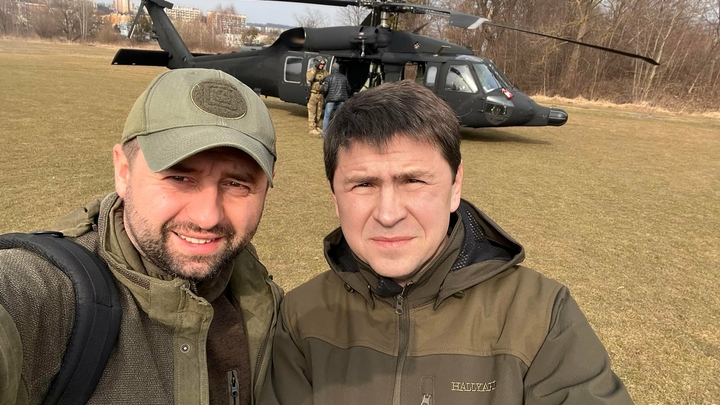 Киев будет возвращать территории военным путём — Подоляк