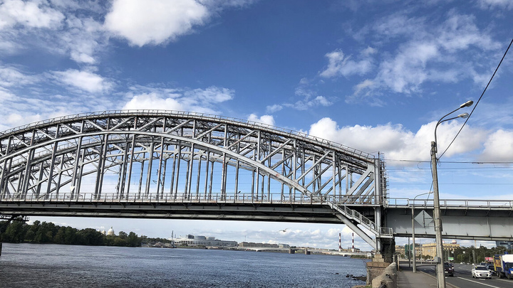 Беспилотник в Ленобласти, ДРГ и уголовное дело из-за ДТП с велосипедом: главное к утру 12 марта