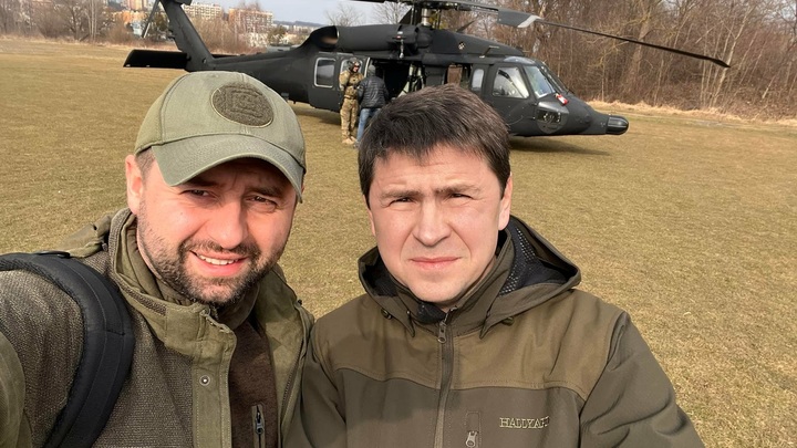 Советник Зеленского угрожает властям России за поездки на Украину: Ответ обязательно последует