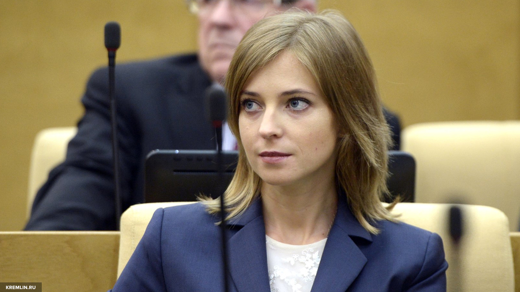 Поклонская показала документы на квартиру в Донецке Поклонская показала документы на квартиру в Донецке