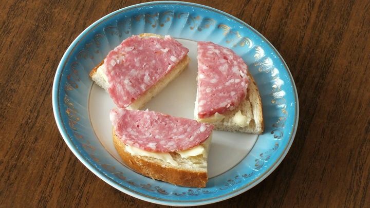 Учёные назвали самые вредные продукты на каждом столе: Мясное и колбаса - в конце списка