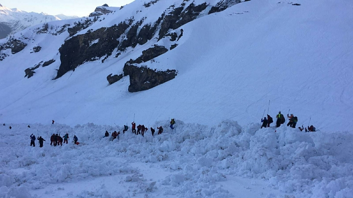 Российские туристы попали под лавину в Грузии
