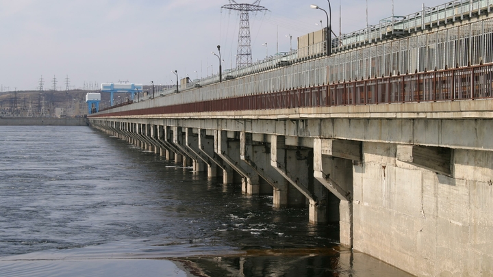 В Екатеринбурге в районе Уктус обмелела река Исеть