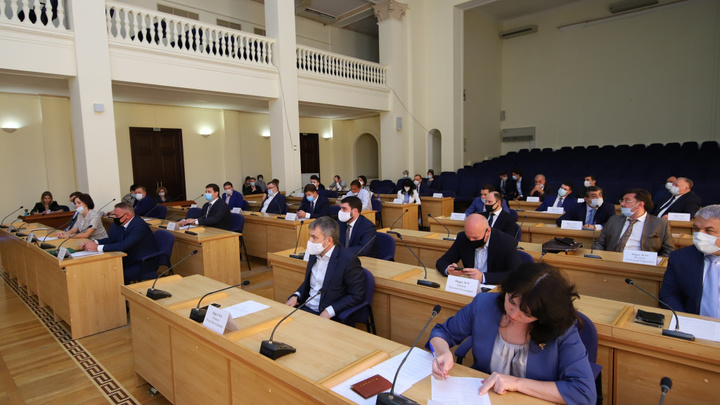 Без кресел не остались: Экс-кандидаты на пост губернатора стали депутатами гордумы Ростова-на-Дону