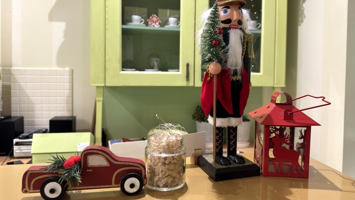 Дети из прифронтовых Полог на Запорожье получили новогодние подарки