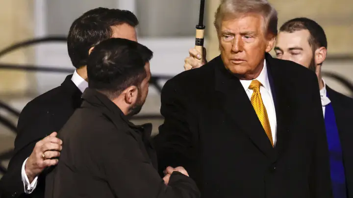 Кормушка закрыта: Трамп подписал указ с новыми ограничениями для украинских мигрантов