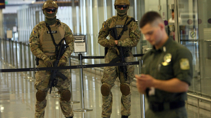 Украинские спецслужбы отправили Армянск в массовую эвакуацию. Но просчитались с Аксёновым