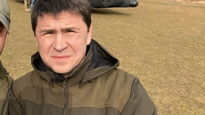 Подоляк, оскорбивший разом Китай и Индию, попался на вранье