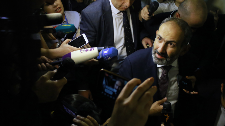 Лидер протестов в Армении выдвинул условие Пашиняну