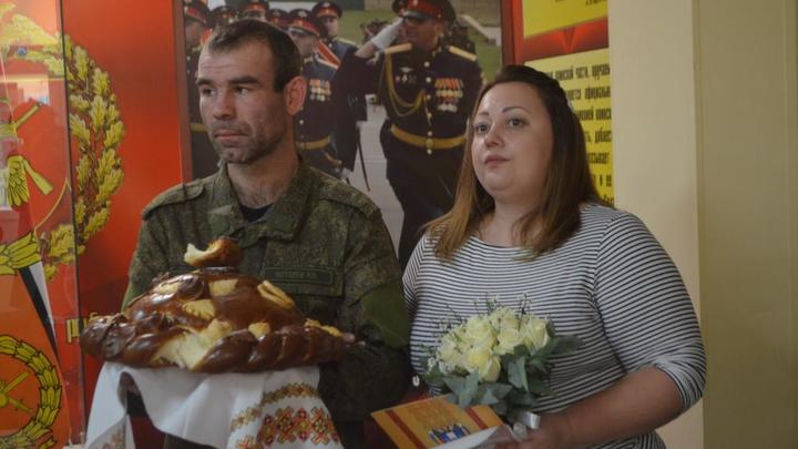 В воинской части под Новочеркасском мобилизованные сыграли две свадьбы
