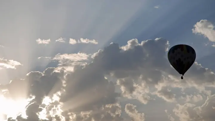 Воздушный шар со страшной начинкой прилетел с Украины: ВСУ вернулись к старой тактике