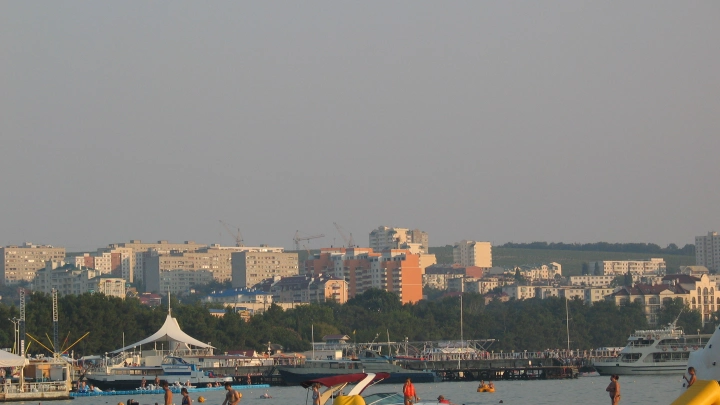 Удар по краснодарским курортам: В Геленджике закрыли выход в море