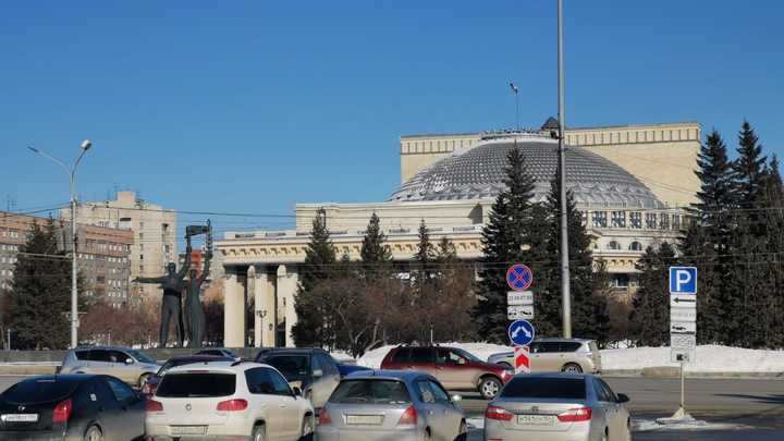 Массовая драка произошла около площади Ленина в Новосибирске