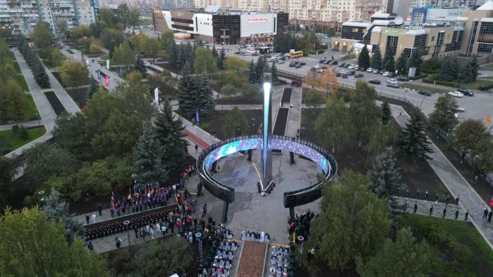 Отсутствие лавочек у детской площадки в сквере Жукова вызвало жаркие споры у новокузнечан