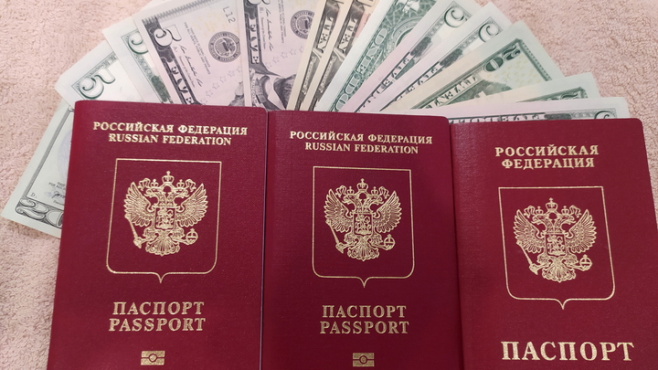 Банки Белоруссии вводят комиссии за хранение недружественных валют