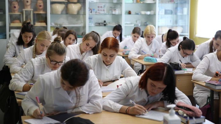 В медицинском колледже Подмосковья в 2024 году увеличится число бюджетных мест