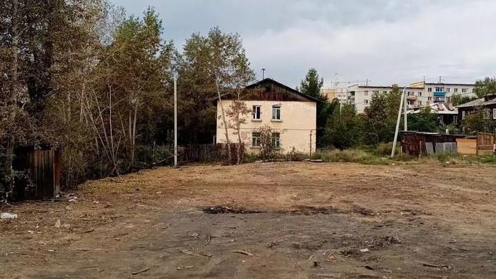 В Чите снесли деревянные бараки на пересечении улиц Фрунзе и Новобульварной