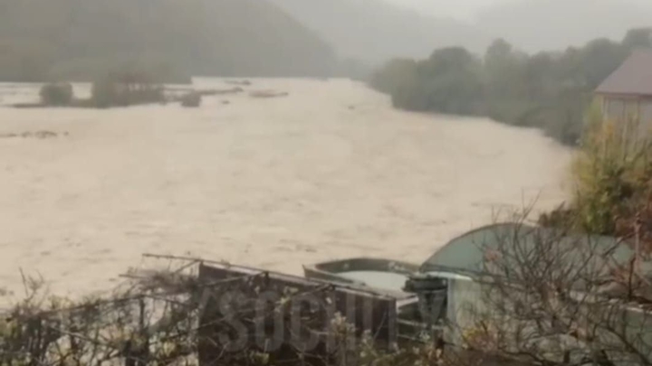 В Сочи судам запретили выход в море из-за плохой погоды