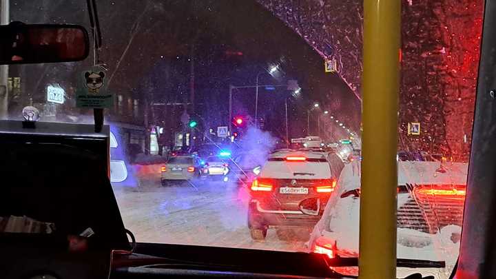 Новосибирск встал в 10-балльных пробках вечером 17 января