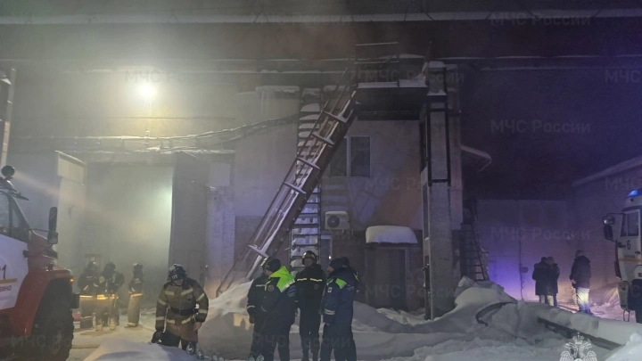 В Подмосковье ликвидировали мега-пожар на 10 тысячах квадратов склада