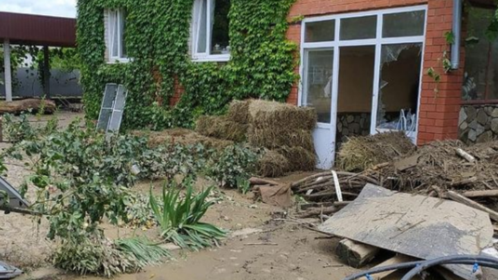 В Краснодарском крае набирают волонтеров, которые помогут в ликвидации последствий потопа