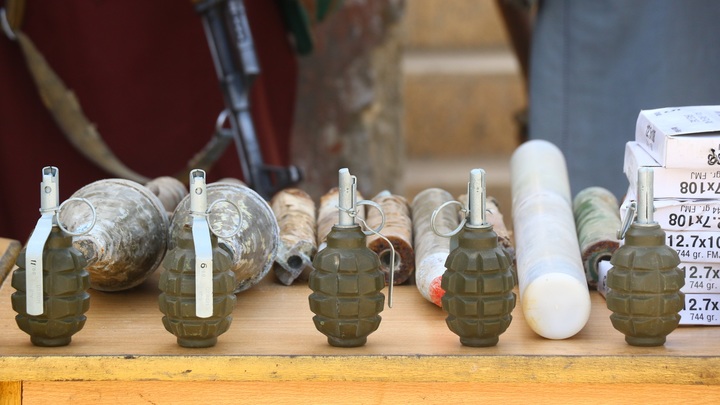 Правоохранители изъяли два тайника с оружием у жителя Генического района