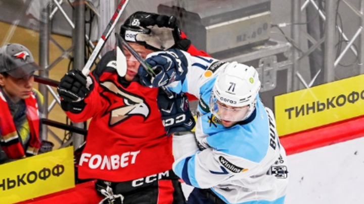 Новосибирский хоккейный клуб Сибирь начал сезон с проигрыша Авангарду