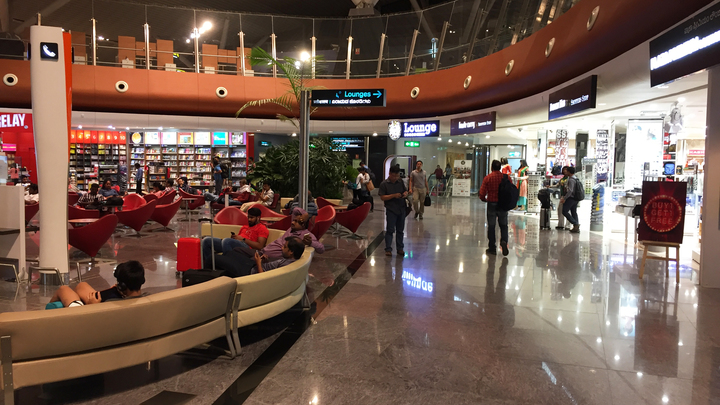«Победа» введет платную регистрацию в иностранных аэропортах