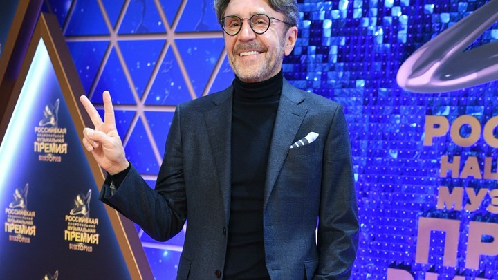 Лучше бы пил: соцсети высмеяли жалкую попытку Шнурова оправдаться за дурацкий вопрос президенту